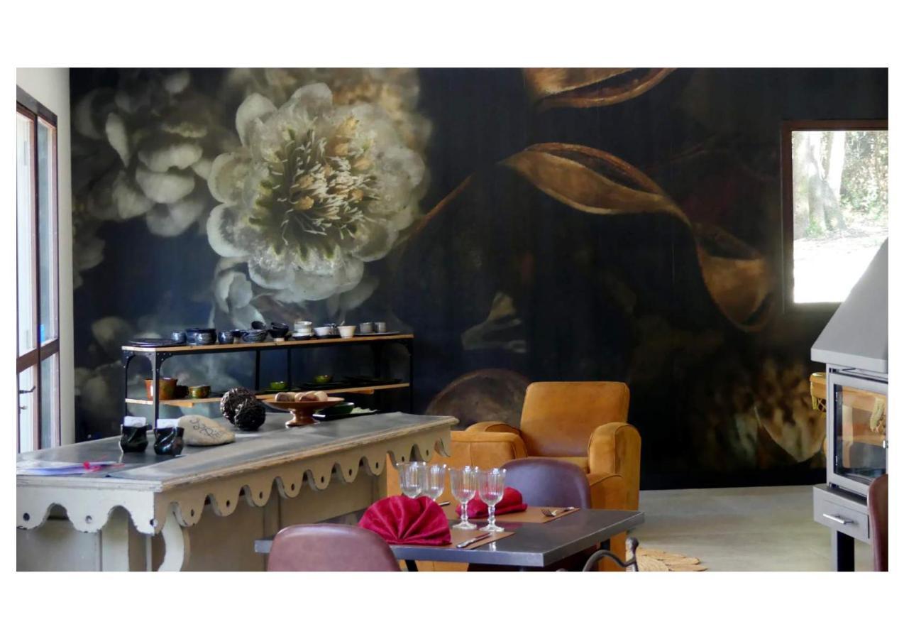 Le Predaiou Bed & Breakfast La Garde Adhemar Exterior photo